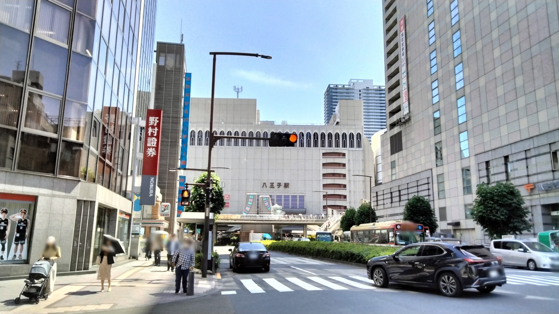 甲州街道沿いの店舗
